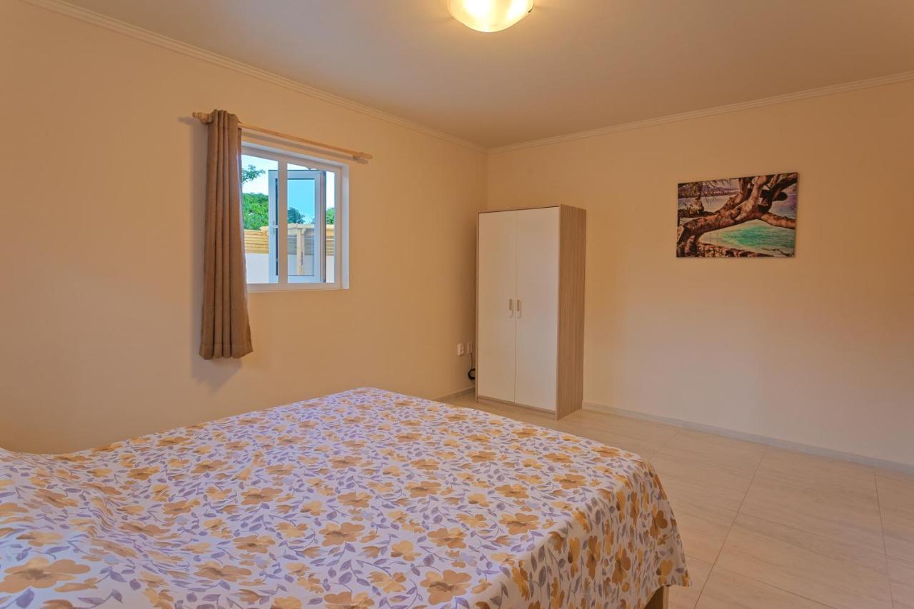 Lovely Caribbean Family Villa With Private Pool วิลเลมสตัด ภายนอก รูปภาพ